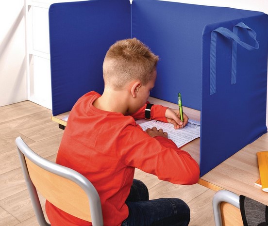 isoloir pour inhinber les distracteurs